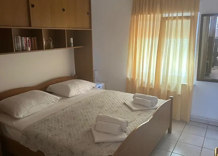 Lorena Apartment *