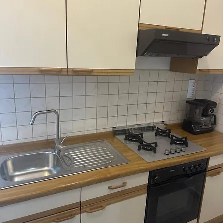 Lorena Apartman *