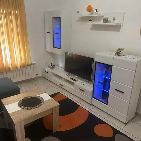 Lorena Apartman Póla